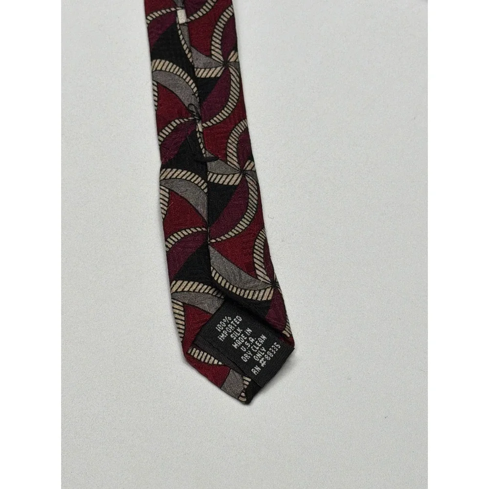 ZIGGURAT By Mulberry Neckwear‎ Mens 100% Silk Geometric Pattern Burgundy Tie